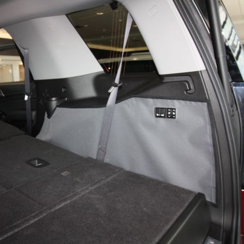 Chevy tahoe hotsell dog barrier