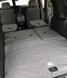 suburban cargo liner