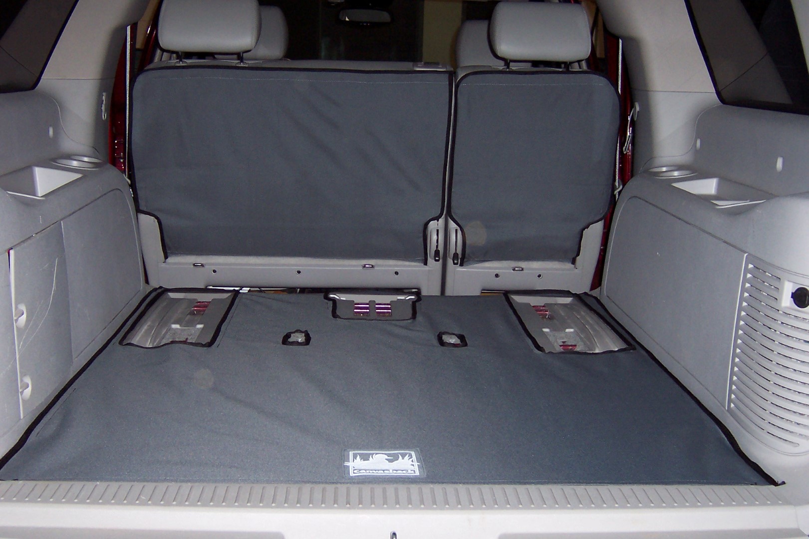 suburban cargo liner